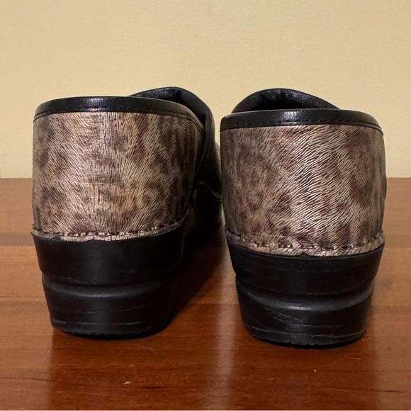 Sanita Clogs Shoes Size 38 EU, US 7/7.5,  Women Leopard Cheetah Comfort EUC - Picture 6 of 7